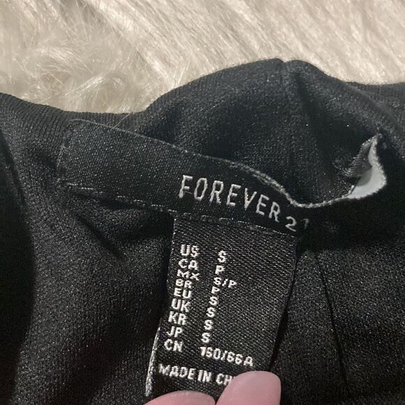 Forever 21 Black Mini Skirt - Picture 4 of 4